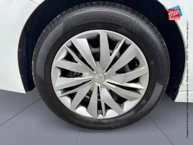 Peugeot 208 affaire 1.2 puretech 75ch s&amp;s premium — photo 40
