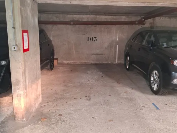 Stationnement Location Clichy   90€