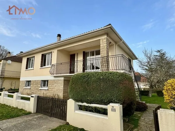 Proche collège Maison 3 chambres sur 591 m² de terrain