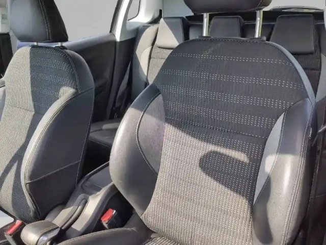 Peugeot 2008 1.2 puretech 110ch s&amp;s bvm5 — photo 6