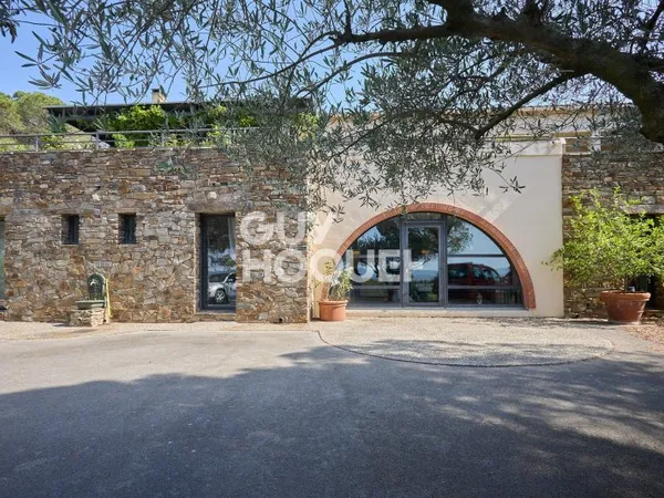 MAISON À VENDRE DE 8 PIÈCES DE 318,00 M²
