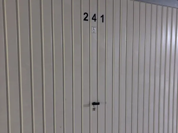 Loue parking - 15m²