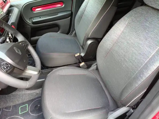 Renault Twingo e-tech electrique 80 ch autonomie urbaine — photo 9