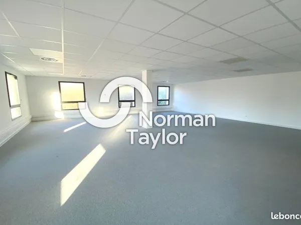 Bureaux 400 m²