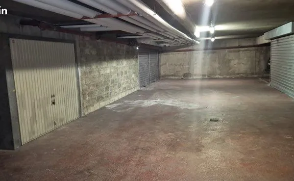 Box garage