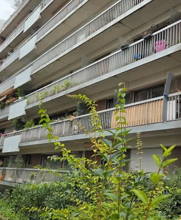 Studette 15 M2 + Balcon 3,5 M2-PARIS (75020)