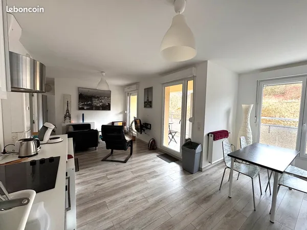 Chambre avec salle d'eau privée