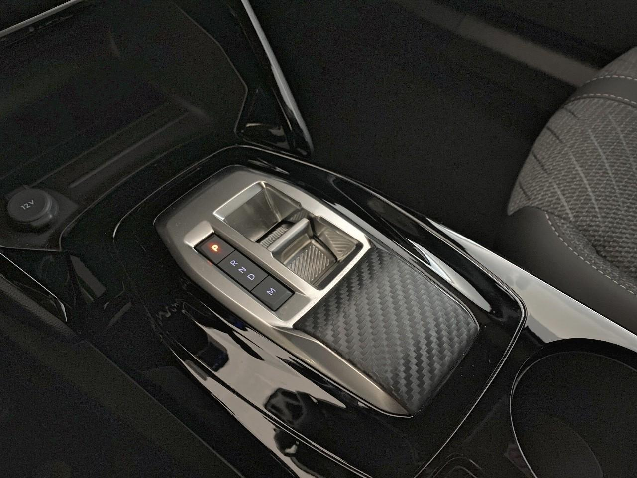 Peugeot 2008 hybrid 145 ch e-dcs6 allure — photo 14