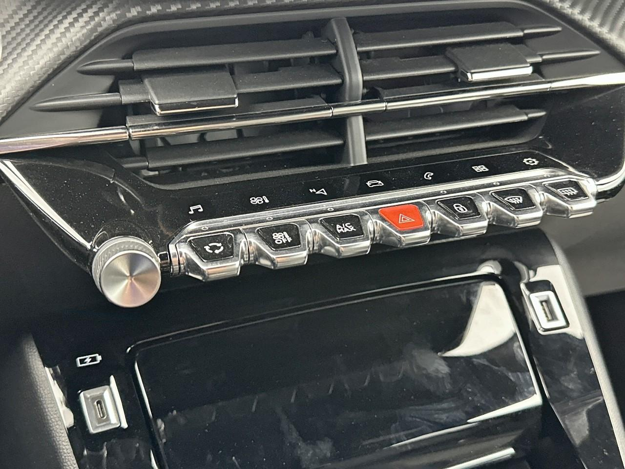 Peugeot 208 bluehdi 100 s&s bvm6 gt — photo 28