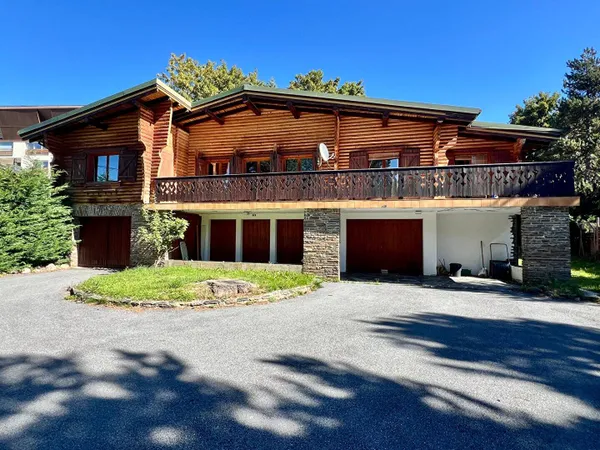 Chalet 12 pièces 275 m²