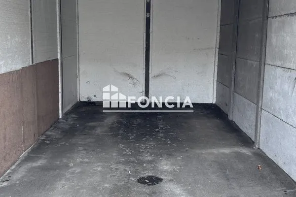 Parking 14 m²