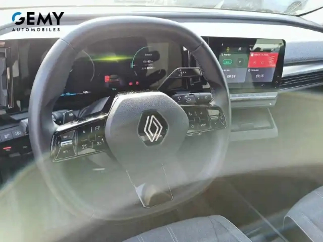 Renault Megane e-tech ev60 220 ch super charge — photo 13