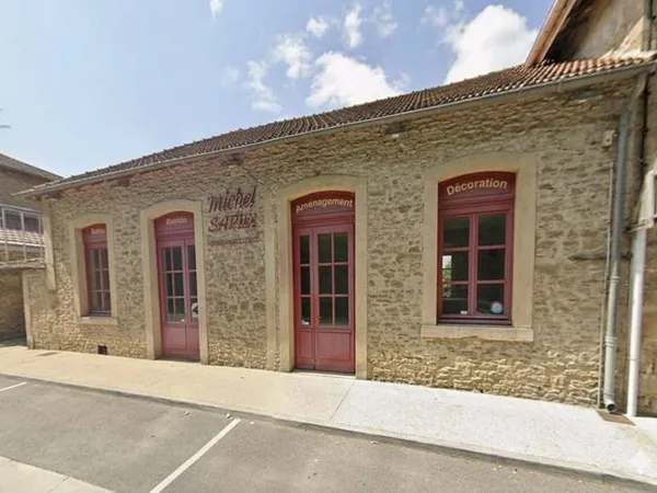 Local 1 pièce 85 m²