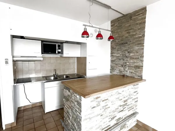 STUDIO 22 m2 - BALCON - PARKING