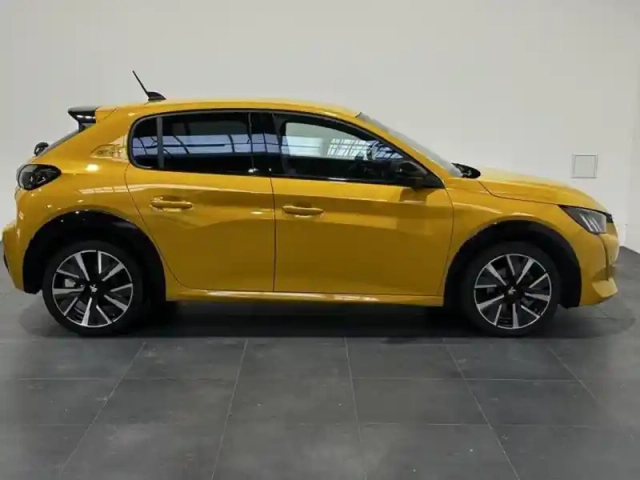 Peugeot 208 1.2 100 gt line eat8 i-cockpit gps camera led — photo 4