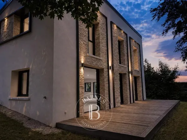 Tassin-La-Demi-Lune - L'Aigas - Maison de 176 m2 - 4/5 chambres