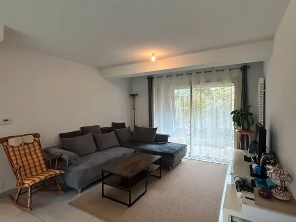 Appartement T4 - TERRASSE - JARDIN - DEUX PLACES DE PARKING