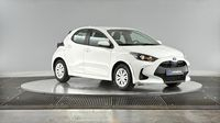Toyota Yaris 116h Dynamic 5p MY22 — photo 3