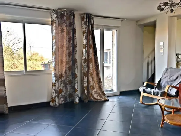 Maison moderne 140 m² à La Roche-en-Brenil