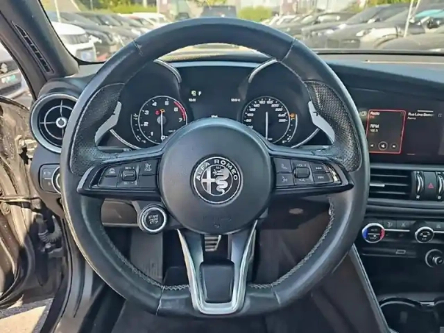 Alfa Romeo Giulia 2.0 tb 200ch sprint at8 my22 — photo 14