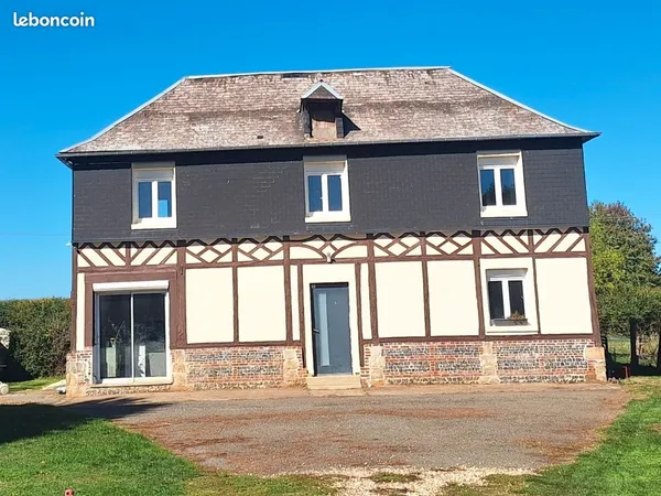 Maison normande rénovée 150 m² - 3 chambres - Terrain clos de 3 039 m² - 120 m² de dépendances