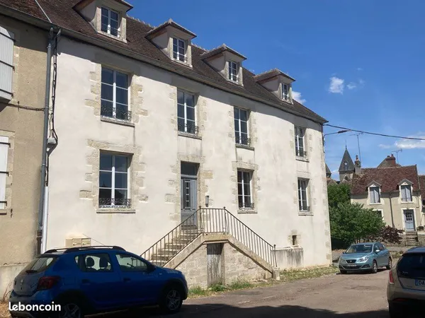 Varzy centre ville logement t3