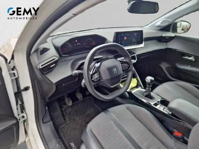 Peugeot 208 puretech 100 s&amp;s bvm6 — photo 9
