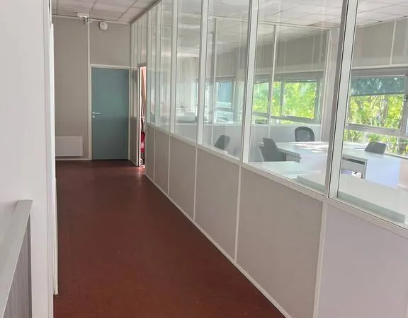 Local commercial 282 m²