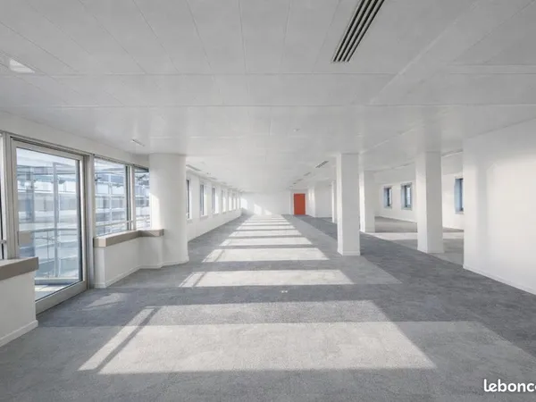 Bureaux 1 392 m²