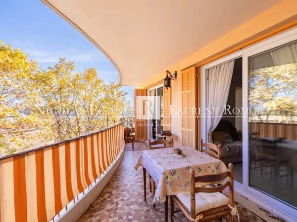 EXCLUSIVITÉ - Appartement 3 pièces de 72 m² avec terrasse de 16 m² et vue dégagée