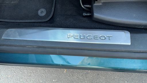 Peugeot 5008 1.2 PureTech 130 - GT Line – 2020 – 66960 km – Essence – Boîte Manuelle — photo 32
