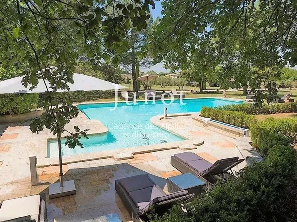 Propriété 9 pièces 350 m²