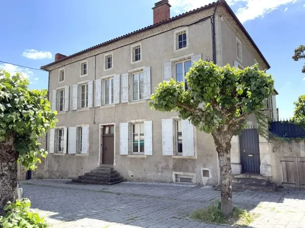 Maison 10 pièces 372 m²