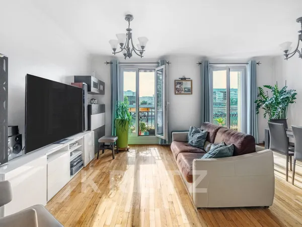 Appartement avec terrasse et vue Seine au coeur du 16è