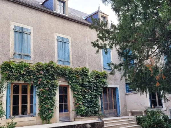 MAISON BOURGEOISE, SON PARC ET SES ATELIERS