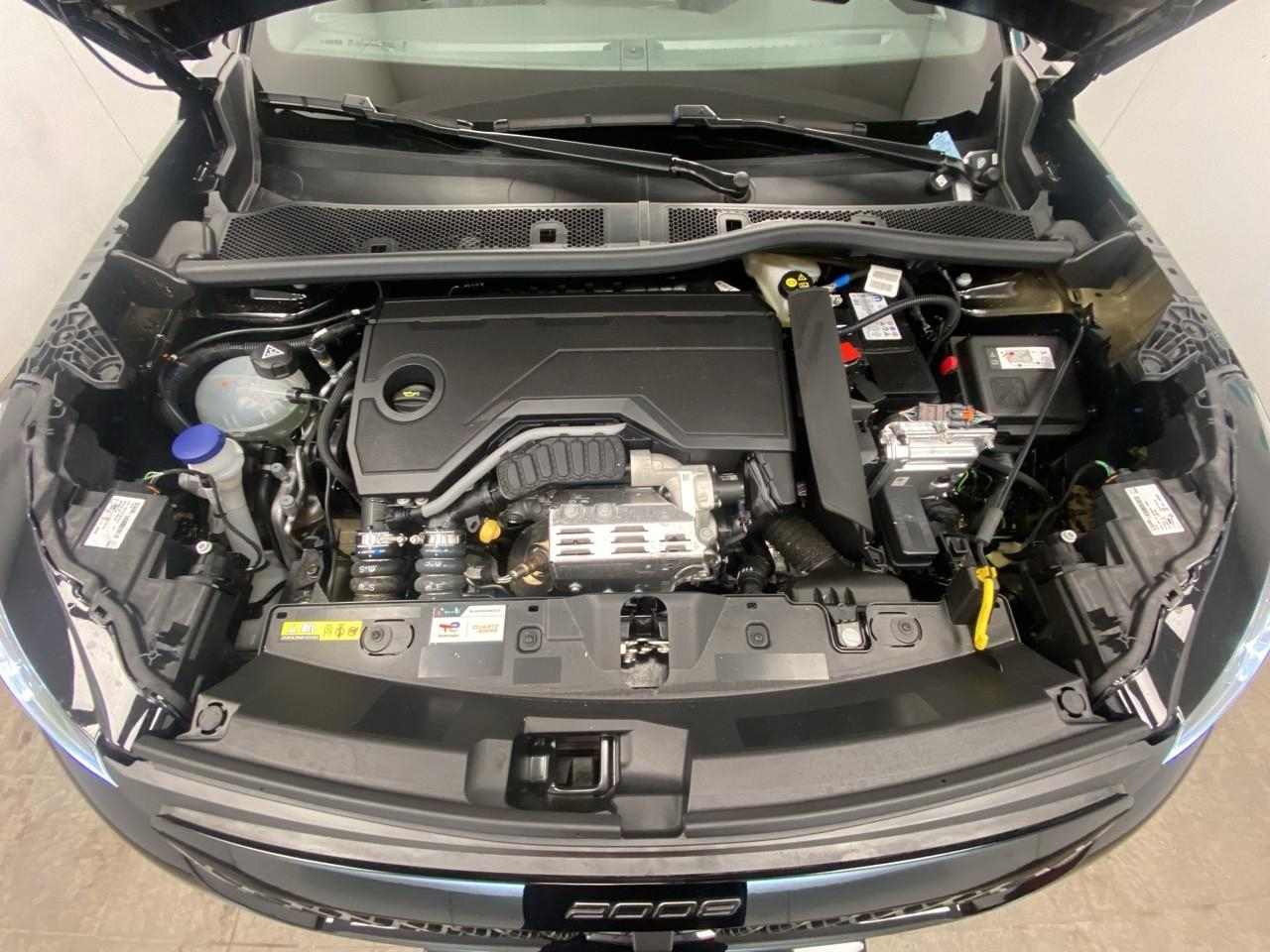 Peugeot 2008 hybrid 145 e-dcs6 allure — photo 14