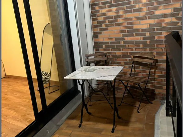 CAUDERAN A DEUX PAS DU CENTRE / GRAND T1 RENOVEE 35M2 / BALCON / RESIDENCE DE STANDING