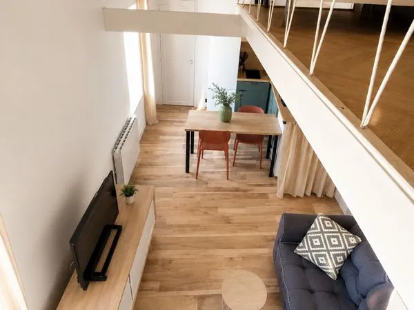 Studio mezzanine