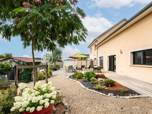 Maison 5 pièces 180 m²