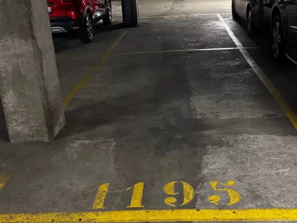 Vends parking 8m²