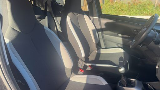 Toyota Aygo 1.0 VVT-i 69 - X-Play – 2015 – 92256 km – Essence – Boîte Manuelle — photo 11
