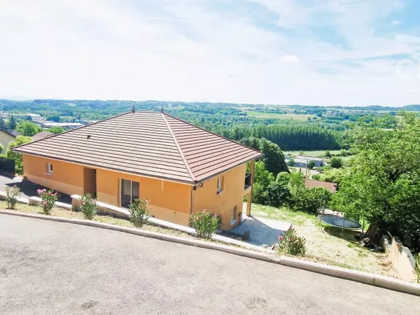 🔑 À VENDRE – Superbe propriété avec deux appartements spacieux et prestations haut de gamme