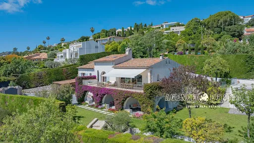 Villa 7 pièces 268 m²