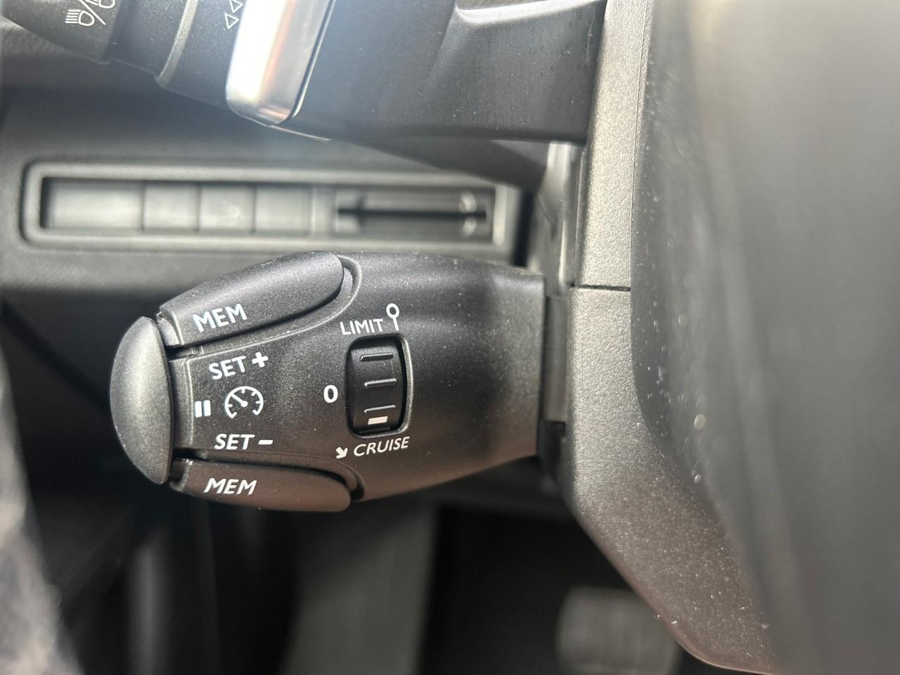 Peugeot 3008 1.2 puretech 130ch allure s&s eat6 — photo 18