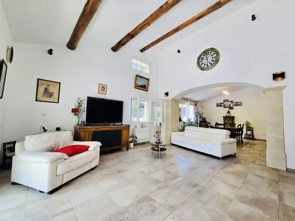 Villa 5 pièces 200 m²