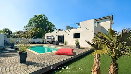 Villa 5 pièces 200 m²