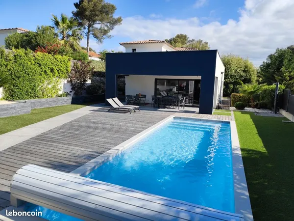 Maison contemporaine avec vue mer