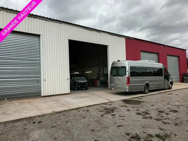 Local d'activité 150 m²