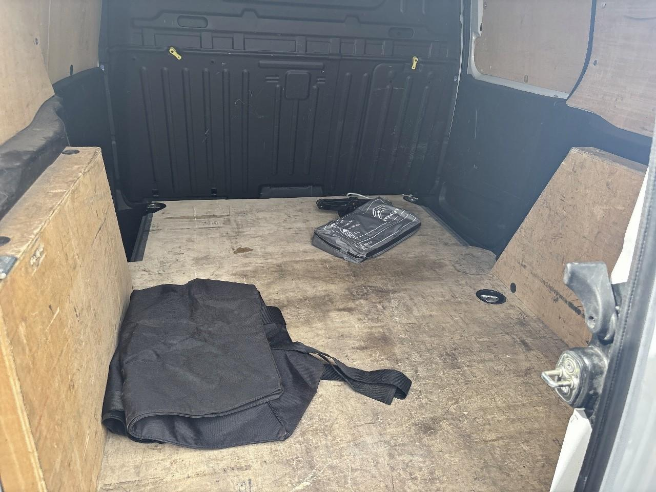 Citroën Berlingo m 650kg bluehdi 100 s&s driver — photo 6