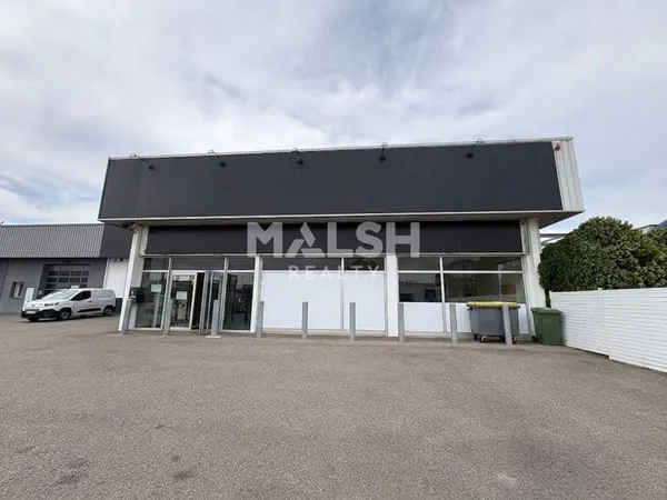 Local d'activité 586 m²